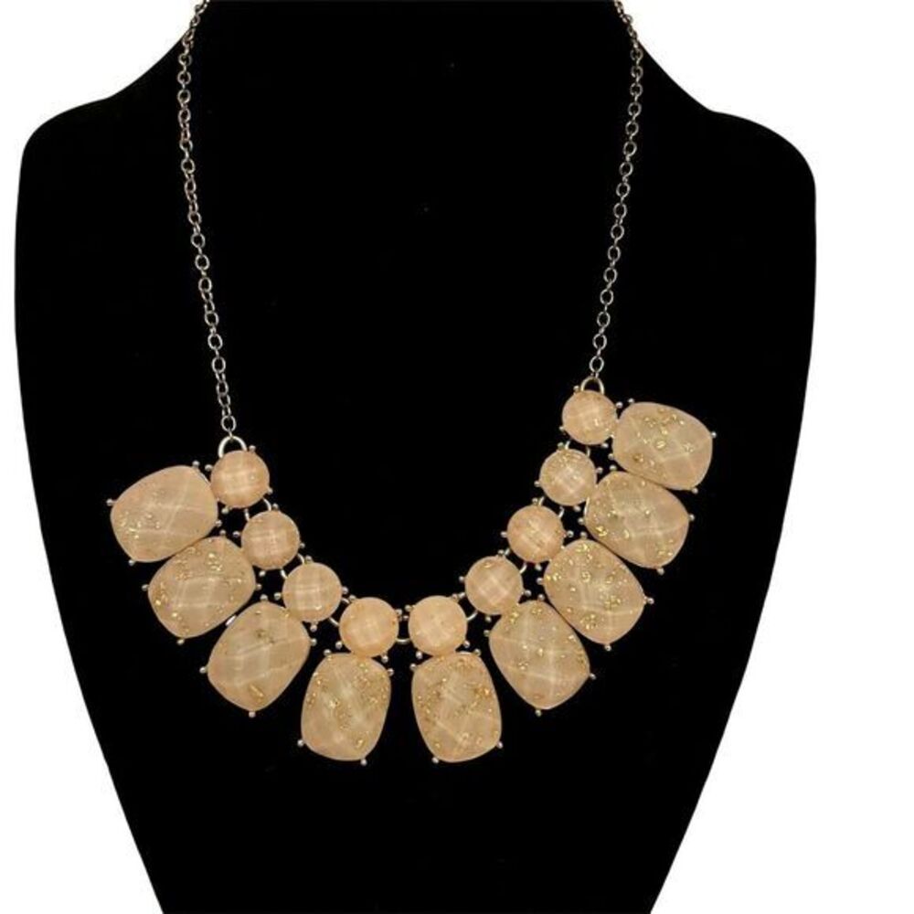 Women's NWT Signed‎ Beige Statement Necklace 16 in - Picture 2 of 5